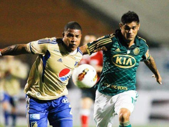 Palmeiras vence por 3 a 1 e fica pr&oacute;ximo das quartas na Copa Sul-americana