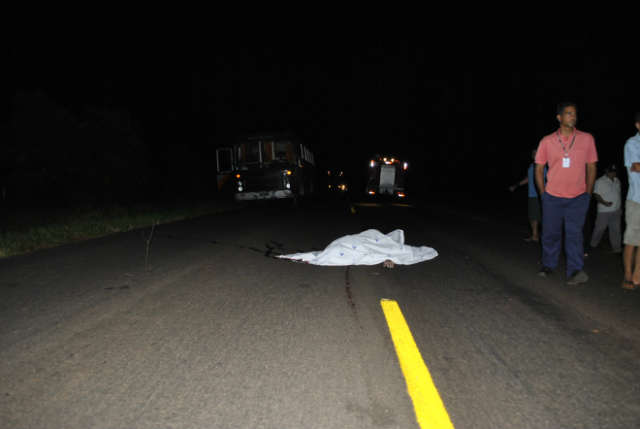  Motociclista morre ap&oacute;s atropelar pedestre na MS-276 em Nova Andradina