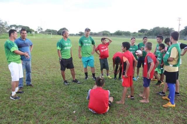 Torneio no Morenão vai reunir crianças da escolinha pública de futebol 
