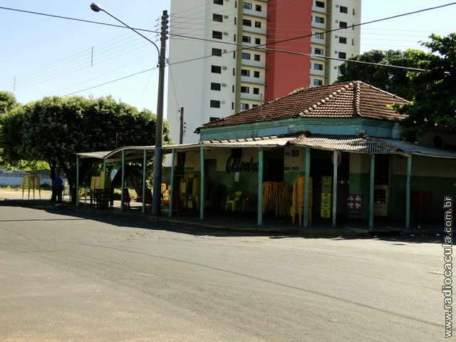  Homem morre engasgado ap&oacute;s comer carne em restaurante 