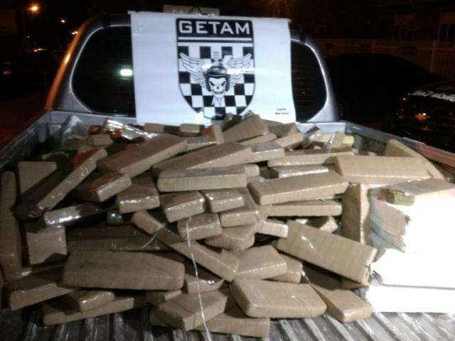 Ap&oacute;s den&uacute;ncia de roubo, 352 kg de maconha s&atilde;o descobertos em casa