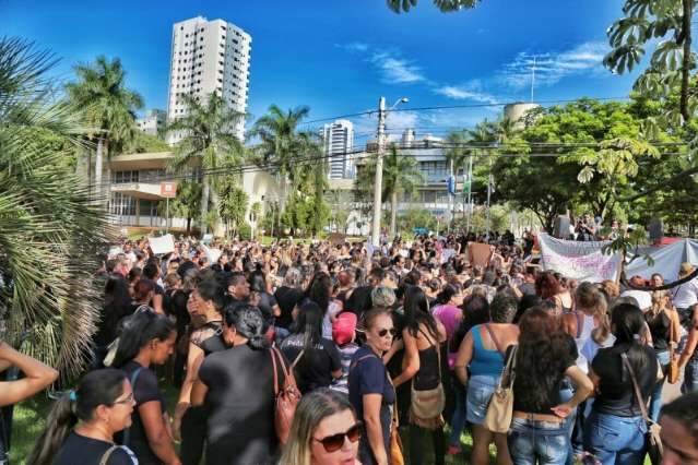 Fim de conv&ecirc;nio com entidades deixa sem-teto e sem creche pela cidade 