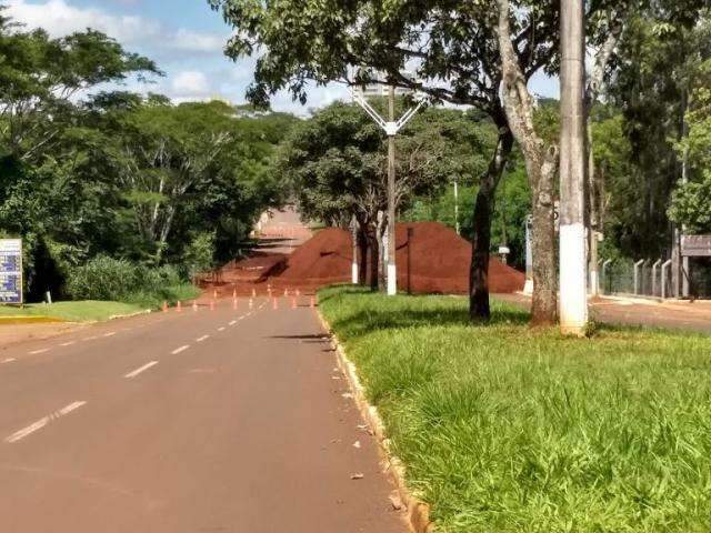 Prefeitura refaz c&aacute;lculo e obra em avenida demora no m&iacute;nimo 2 meses