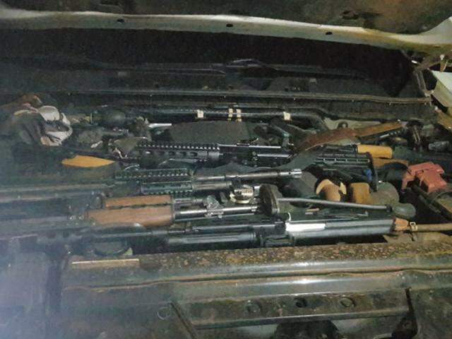 Fuzis, pistolas e 3.850 munições são encontradas em caminhonete - Interior  - Campo Grande News