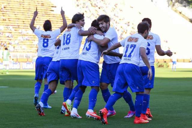 Cruzeiro dispara na ponta ao vencer Palmeiras com dois gols no in&iacute;cio