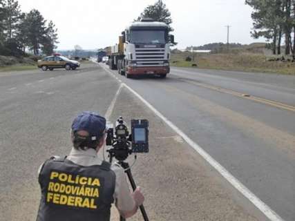 Polícia rodoviária intensifica fiscalização nas rodovias durante o feriado