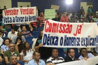 Populares se dividiram sobre o pedido de investigação do prefeito de Campo Grande (Foto: Cleber Gellio)