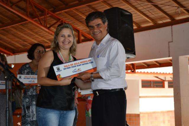 Trad entrega salas de laborat&oacute;rios e espera sequ&ecirc;ncia de sucessor