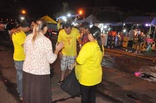 Ação do grupo foi realizada na Avenida Fernanda Corrêa da Costa. (Foto: Marcelo Calazans)