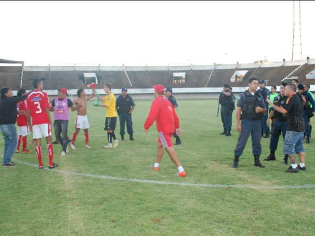  Na reabertura do Moren&atilde;o, Comercial perde e &eacute; eliminado do Sub-18