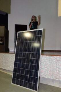 Empresaria durante uma das palestras para falar sobre painéis fotovoltaicos.  