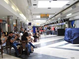 Movimentação no Aeroporto Internacional de Campo Grande (Foto: Marina Pacheco)