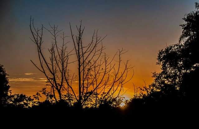 Capital amanhece com c&eacute;u nublado e previs&atilde;o &eacute; de chuva em MS