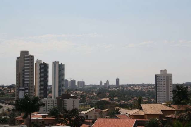 Segunda-feira amanhece com temperatura amena e pode chover na Capital