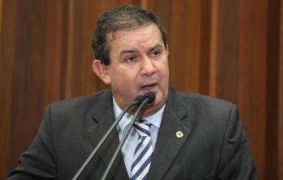 "Se o governador escolheu Nelsinho, é o meu candidato", diz líder do PMDB