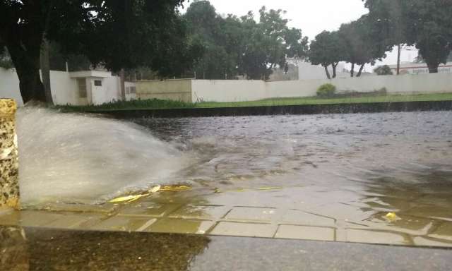 Com volume recorde em novembro, volta a chover forte na regi&atilde;o