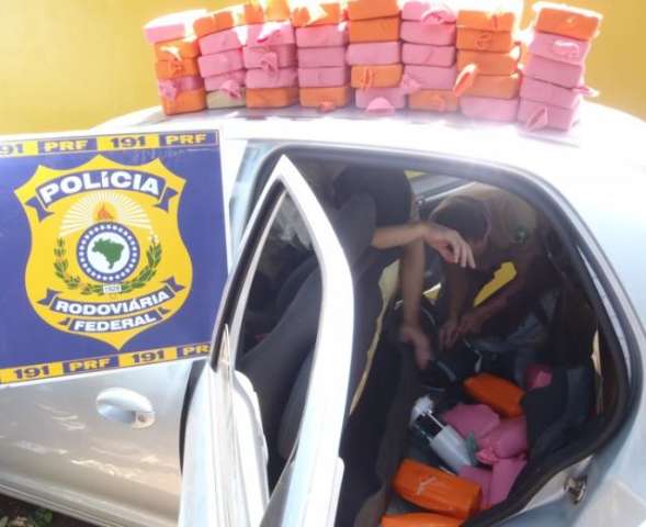 Em 2012, a&ccedil;&atilde;o da PF prendeu 417 pessoas, apreendeu armas e drogas