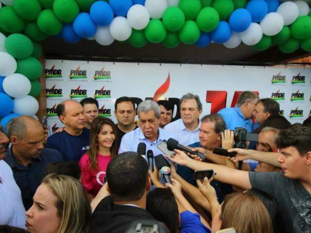 &quot;Sou soldado do partido&quot;, afirma  Puccinelli na chegada a conven&ccedil;&atilde;o