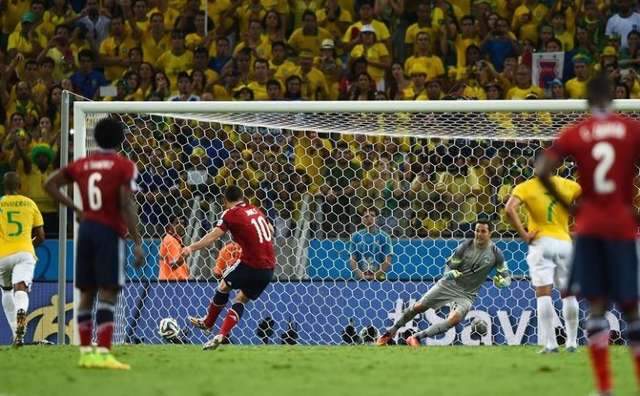 Zagueiros brilham, Brasil vence Col&ocirc;mbia e est&aacute; na semifinal