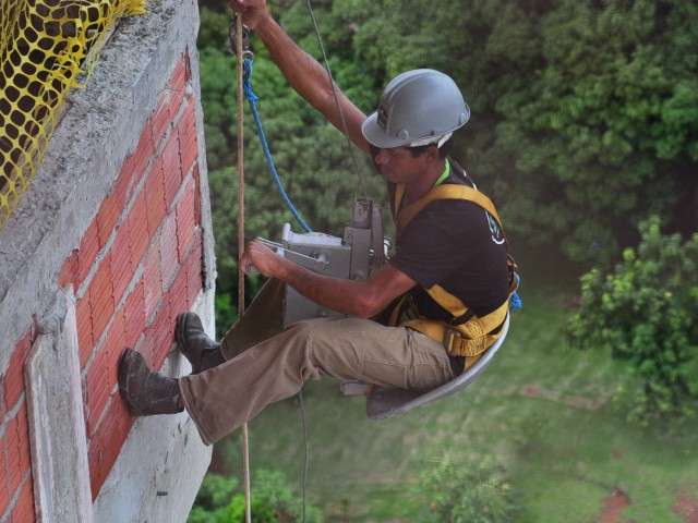 Inscri&ccedil;&otilde;es para 49 vagas no setor da constru&ccedil;&atilde;o civil seguem at&eacute; sexta-feira