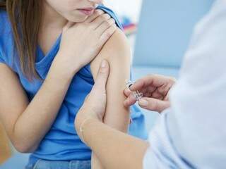 Adolescentes devem tomar segunda dose da vacina contra HPV em setembro. (Foto: Divulgação/Ministério da Saúde)