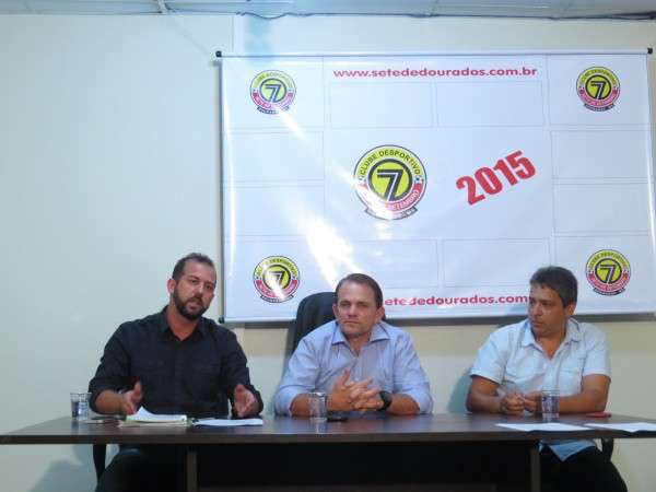 Sete de Dourados apresenta treinador para temporada 2015