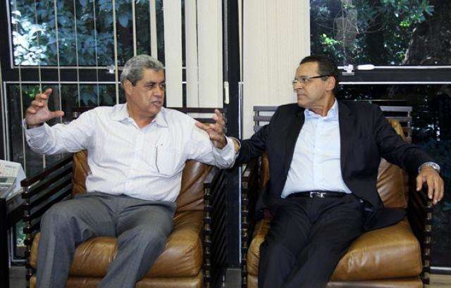 &quot;Por interesses de MS&quot;, Andr&eacute; faz lobby por nome do PMDB &agrave; presid&ecirc;ncia da C&acirc;mara