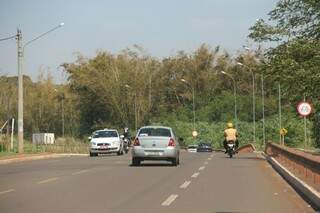 Avenida tem 6 quilômetros de extensão e acidentes são frequentes (Foto: Marcos Ermínio)
