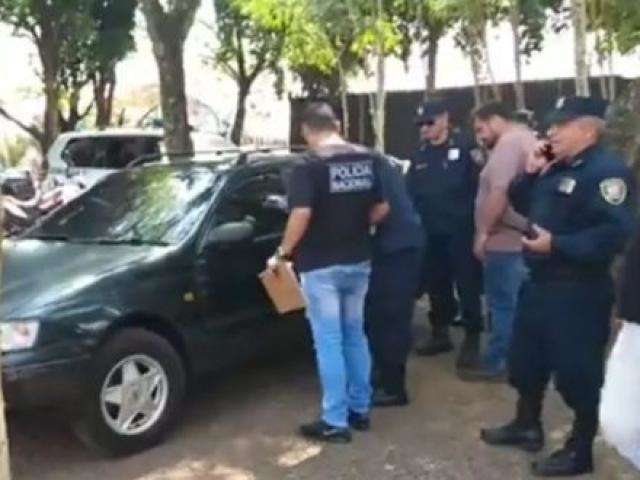 Vendedor ambulante &eacute; baleado com 2 tiros por colega em estacionamento 
