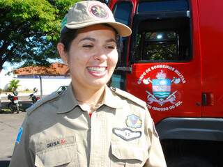 O sonho de salvar vidas e a admiração pelo trabalho dos bombeiros levou Geísa a entrar para a corporação. (Foto: Rodrigo Pazinato)
