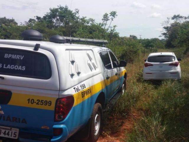 Carro roubado no DF &eacute; abandonado em estrada vicinal de MS 