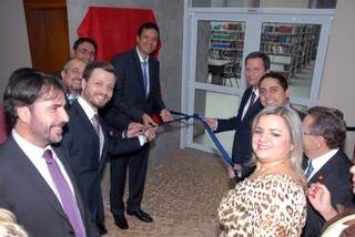 A biblioteca inaugurada na sede da OAB/MS vai possibilitar consultas às obras físicas e virtuais (Foto: Divulgação)