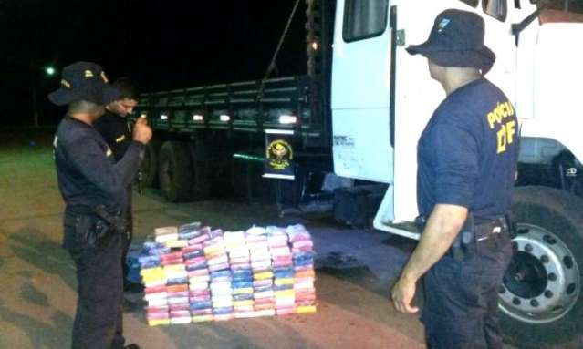 Pai e filho s&atilde;o presos pelo DOF com 112 kg de coca&iacute;na na BR-262