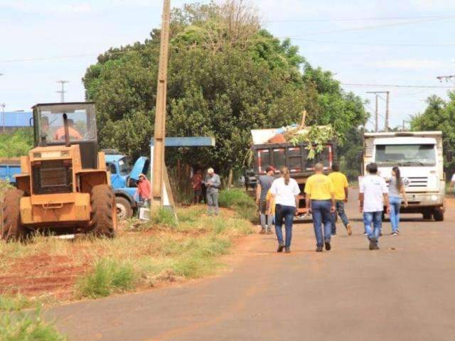 Mutir&atilde;o de combate &agrave; dengue recolhe material recicl&aacute;vel em v&aacute;rios pontos 
