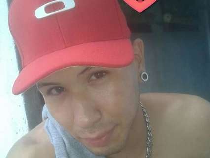 Atirador em caminhonete mata homem de 24 anos com tr&ecirc;s tiros 