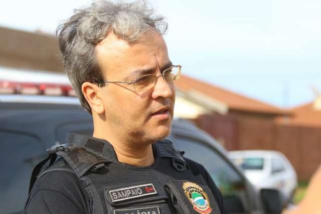 Pol&iacute;cia apreende celulares com suspeito de estuprar meninos