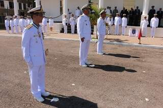 Barros Coutinho assumiu o comando do 6° Distrito Naval em cerimônia nesta sexta-feira (Foto: Assessoria/Marinha)