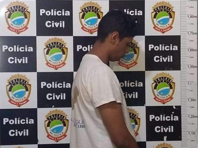 Sem gasolina para fuga, assaltantes s&atilde;o presos ap&oacute;s roubar casal 