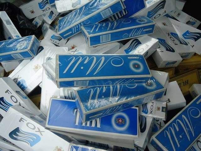 Opera&ccedil;&atilde;o apreende 7,4 mil cigarros no bairro Z&eacute; Pereira