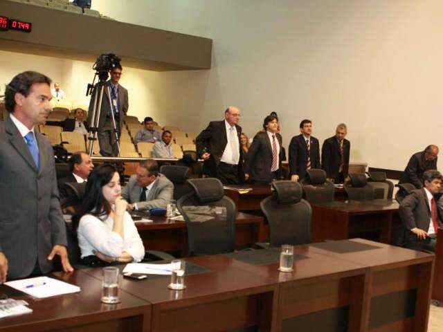  Vetos do executivo voltam a gerar pol&ecirc;mica na Assembleia Legislativa