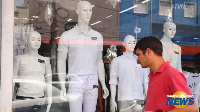 Compras de Ano Novo movimentam com&eacute;rcio do Centro