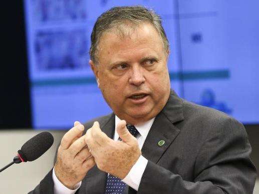 Blairo vai a Washington tentar retomar exporta&ccedil;&atilde;o de carne para os EUA