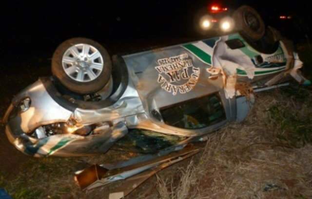  Carro funer&aacute;rio capota na MS-267 e corpo &eacute; arremessado para fora do ve&iacute;culo 
