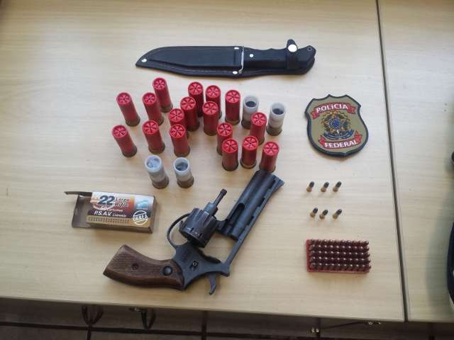 Arma e  muni&ccedil;&atilde;o encontradas em Terra Ind&iacute;gena Potrero Guassu