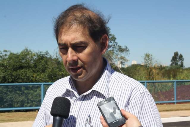 Amea&ccedil;ado de cassa&ccedil;&atilde;o, Bernal volta a cogitar &quot;Tri&acirc;ngulo das Bermudas&quot;