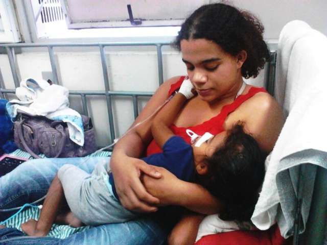 Imprud&ecirc;ncia m&eacute;dica amea&ccedil;a vida de beb&ecirc; que ingeriu &ldquo;diabo verde&rdquo;