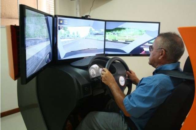 Detran volta atr&aacute;s e mant&eacute;m obrigatoriedade de simulador em auto-escolas