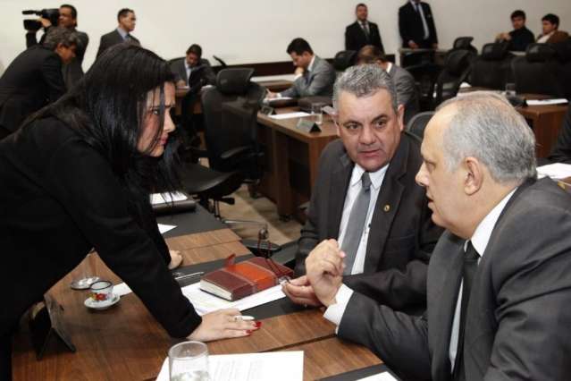 Assembleia quer audi&ecirc;ncia com ministros de Temer sobre crimes na fronteira