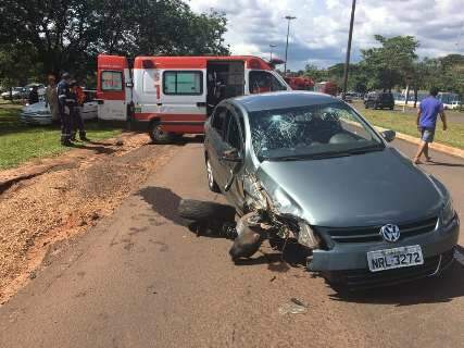 Quatro ficam feridos em acidente entre P&aacute;lio e Voyage na Gury Marques 