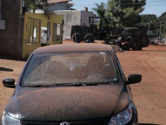 Comerciantes alegam preju&iacute;zos causados por obras na rua Brilhante